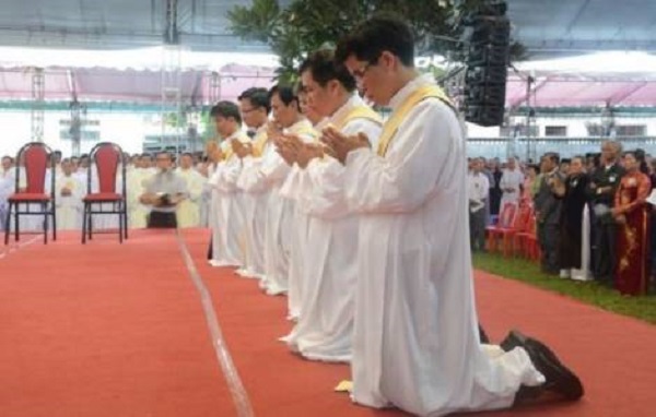 Dans la province de Guizhou, des prêtres et des religieuses se sont récemment engagés dans une étude visant à adapter le catéchisme aux nouveaux besoins pastoraux