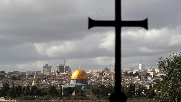 Le Pape confie les souffrances du Proche-Orient à Marie, Reine de la Paix