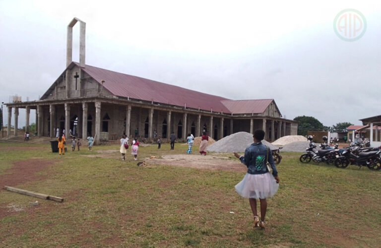 Côte d'Ivoire - Les fidèles chrétiens catholiques de Grand-Lahou reconnaissants au Premier ministre Robert Beugré Mambé