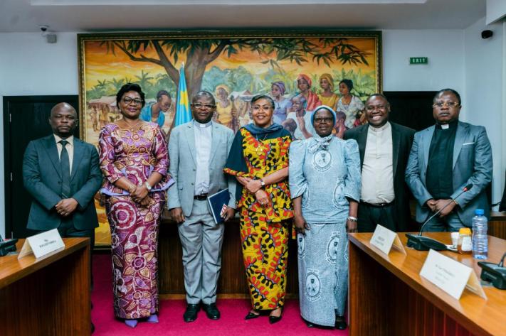 Kinshasa : La Première Ministre Judith Suminwa en discussions avec les notables du Haut-Uélé pour préparer le 60? anniversaire du martyre de Sœur Anuarite