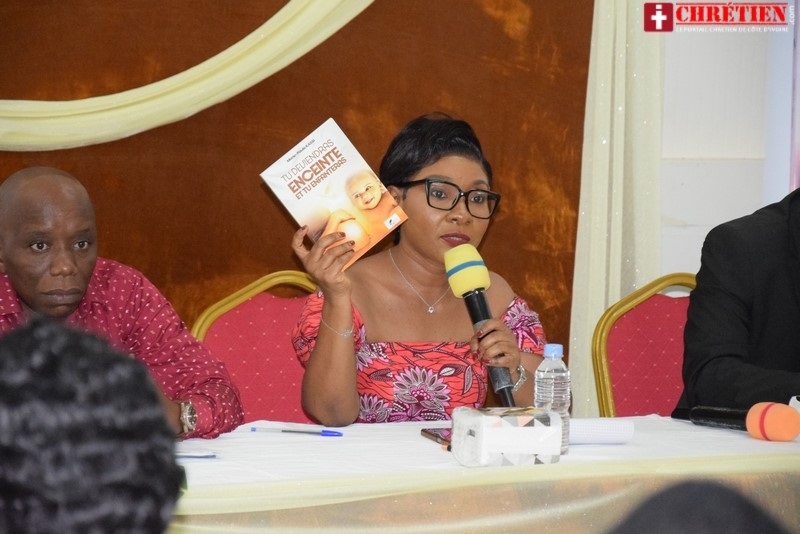 Dédicace : Marie-Paule Kassi présente « Tu deviendras enceinte et tu enfanteras », son nouveau livre au corps de Christ